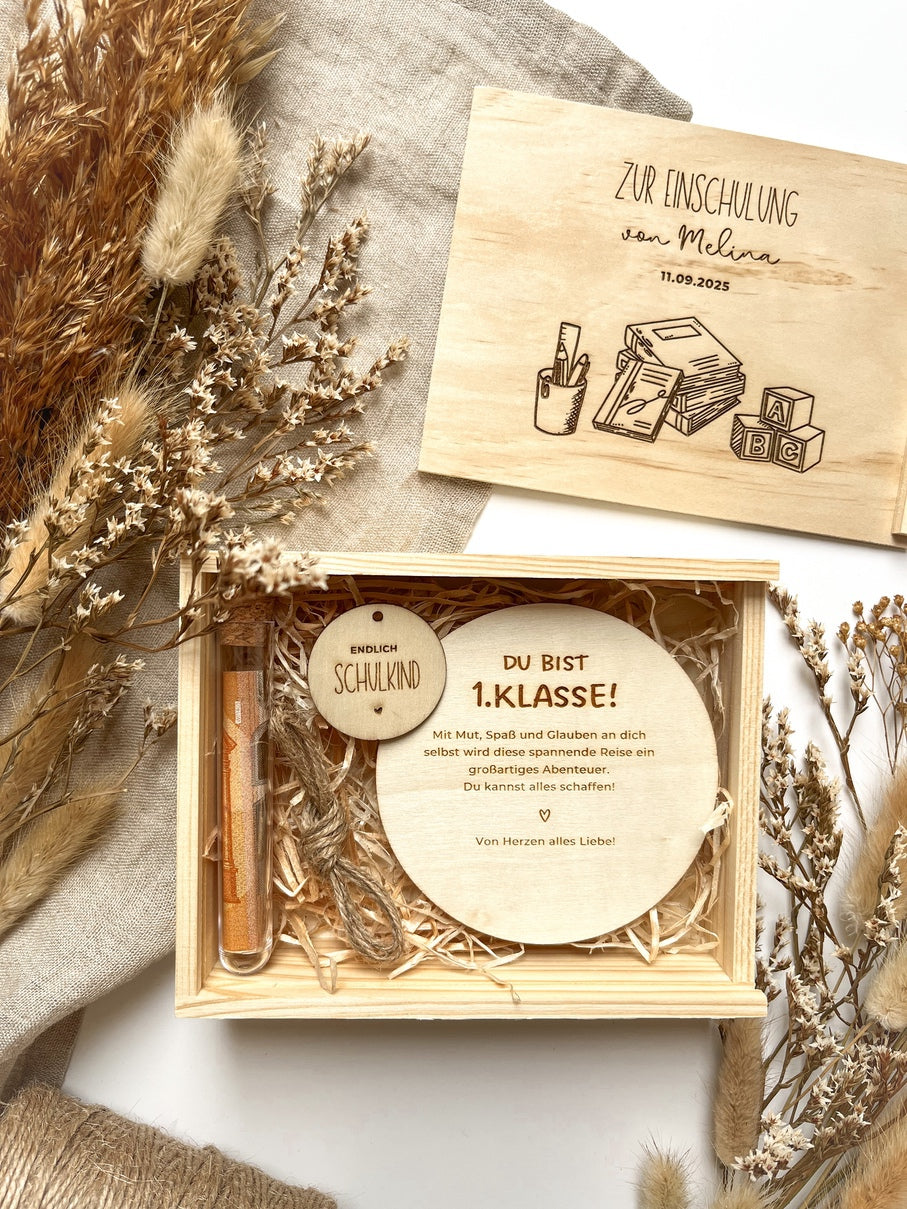 Personalisiertes Geldgeschenk aus Holz zur Einschulung | Bücher