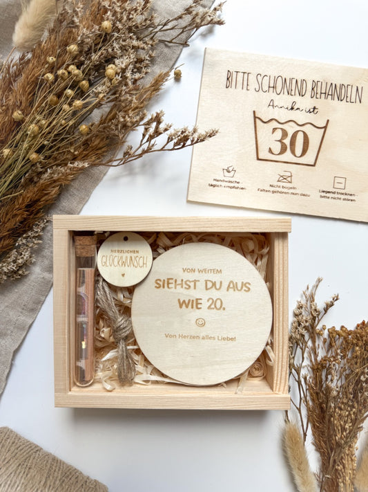 Personalisiertes Geldgeschenk mit Namen zum 30. Geburtstag aus Holz