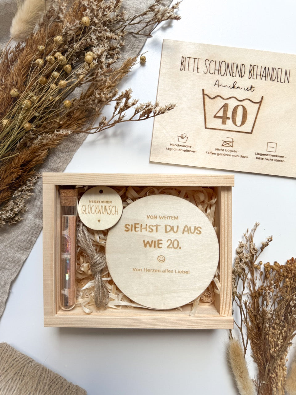 Personalisiertes Geldgeschenk mit Gravur und Namen zum 40. Geburtstag aus Holz