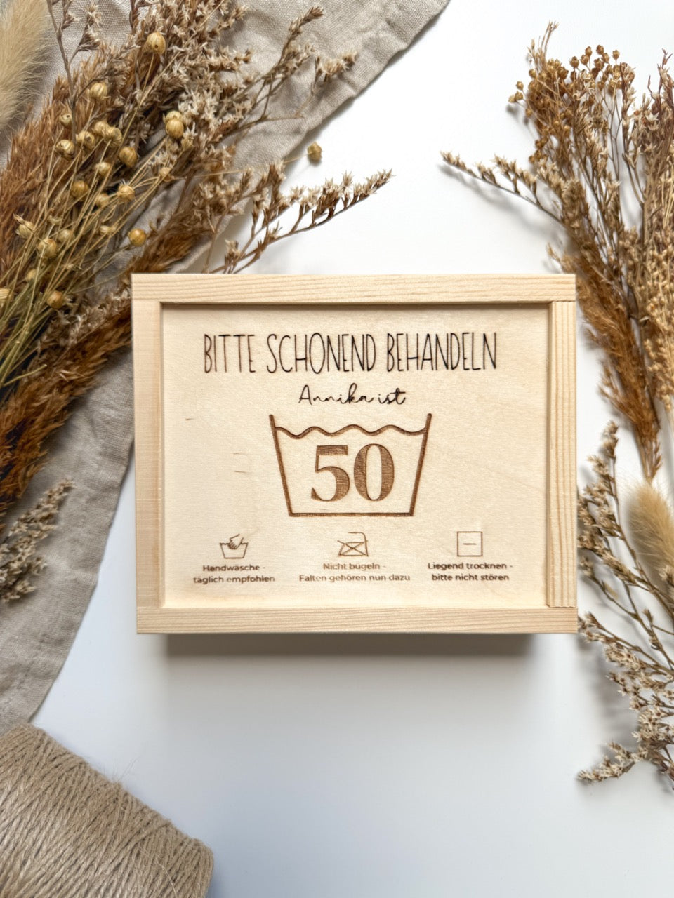 Personalisiertes Geldgeschenk mit Gravur & Namen zum 50. Geburtstag aus Holz