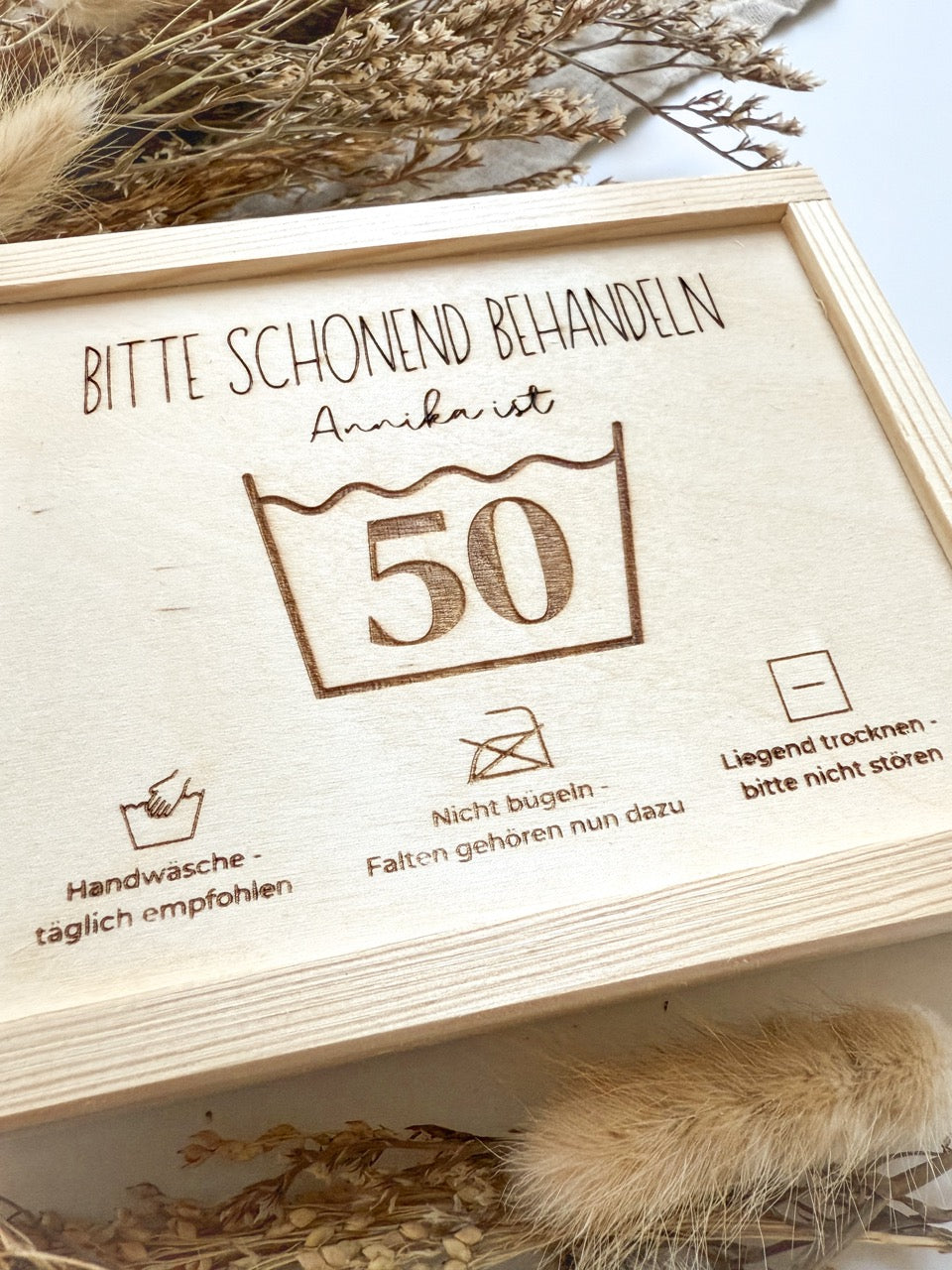 Personalisiertes Geldgeschenk mit Gravur & Namen zum 50. Geburtstag aus Holz