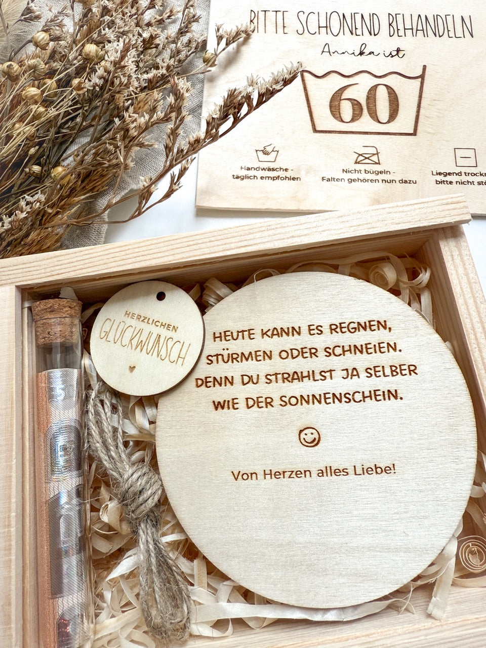 Personalisiertes Geldgeschenk mit Gravur & Namen zum 60. Geburtstag aus Holz