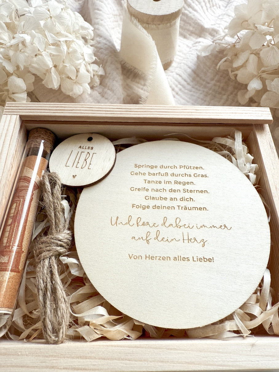 Personalisiertes Geldgeschenk aus Holz zur Firmung | Taube mit 3D-Schriftzug