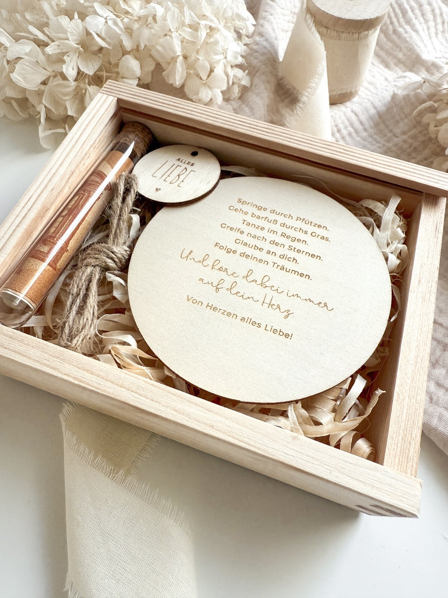 Personalisiertes Geldgeschenk aus Holz zur Firmung | Taube mit 3D-Schriftzug