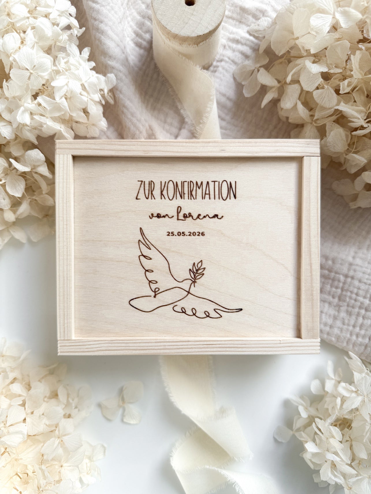 Personalisiertes Geldgeschenk aus Holz zur Konfirmation | Taube