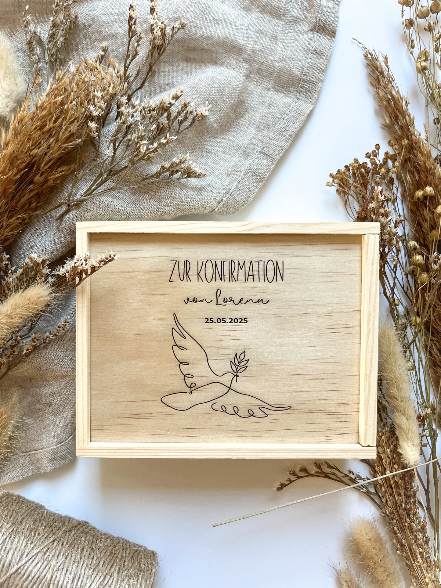 Personalisiertes Geldgeschenk aus Holz zur Konfirmation | Taube