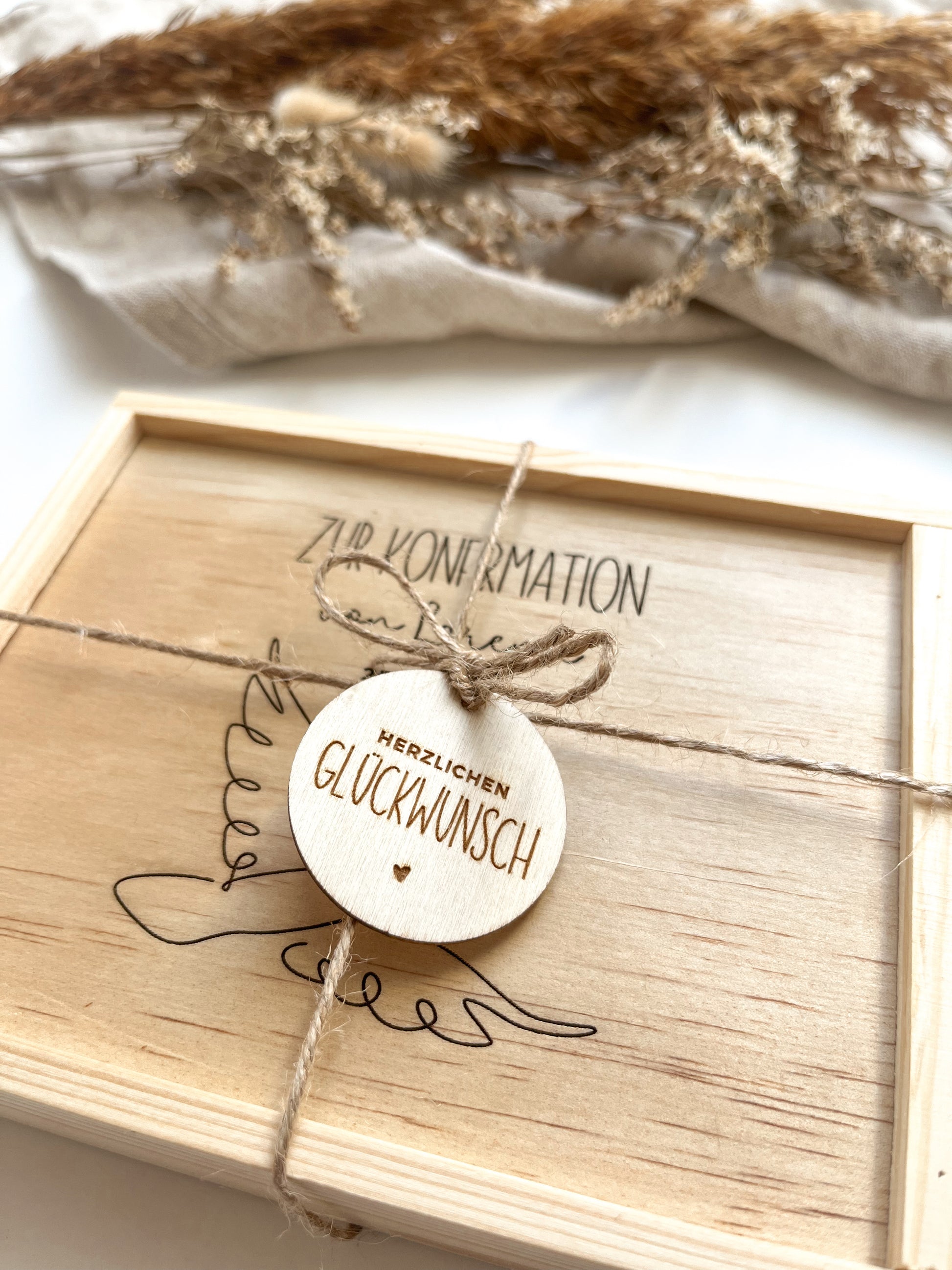 Personalisiertes Geldgeschenk aus Holz zur Konfirmation | Taube