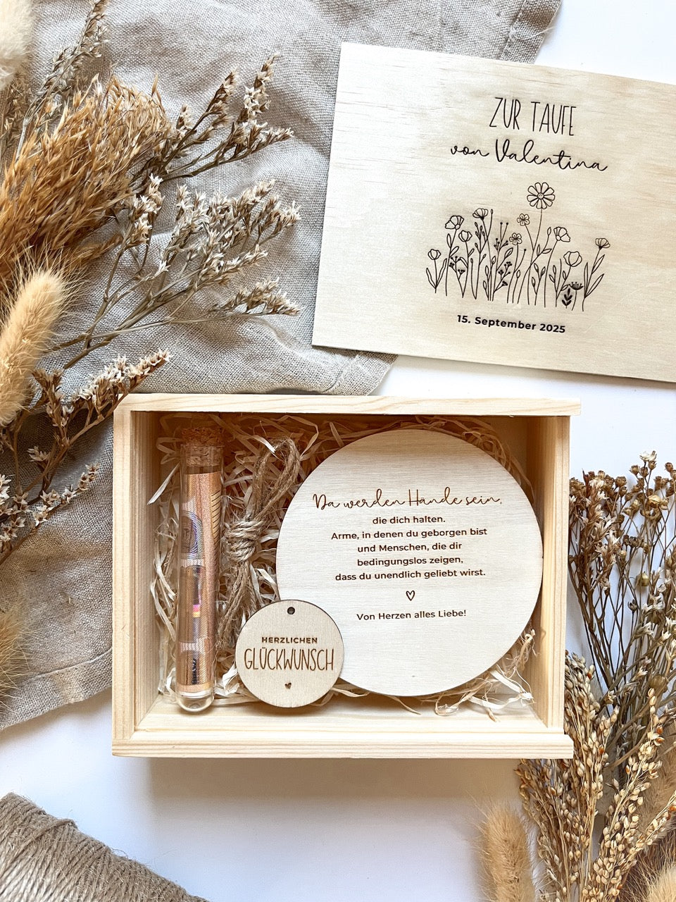 Personalisiertes Geldgeschenk aus Holz zur Taufe | Blumenwiese