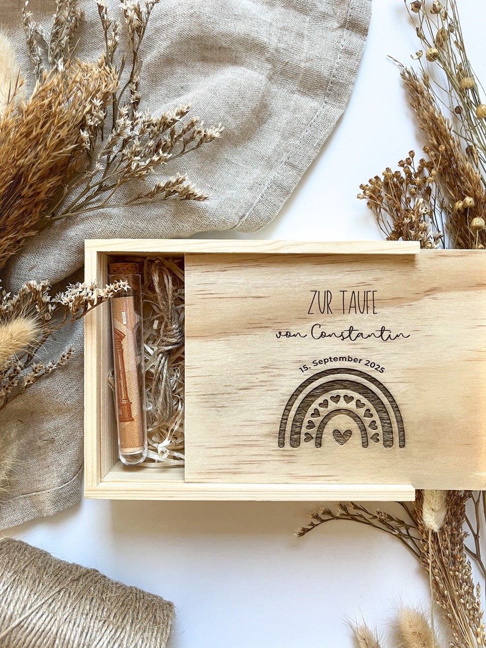 Personalisiertes Geldgeschenk mit Gravur & Namen aus Holz zur Taufe | Regenbogen