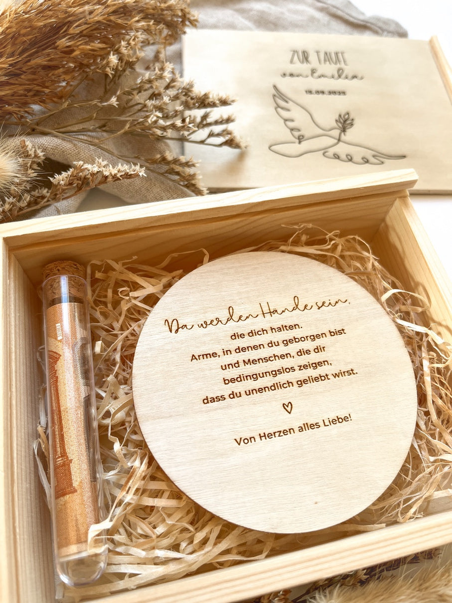 Personalisiertes Geldgeschenk aus Holz zur Taufe | Taube
