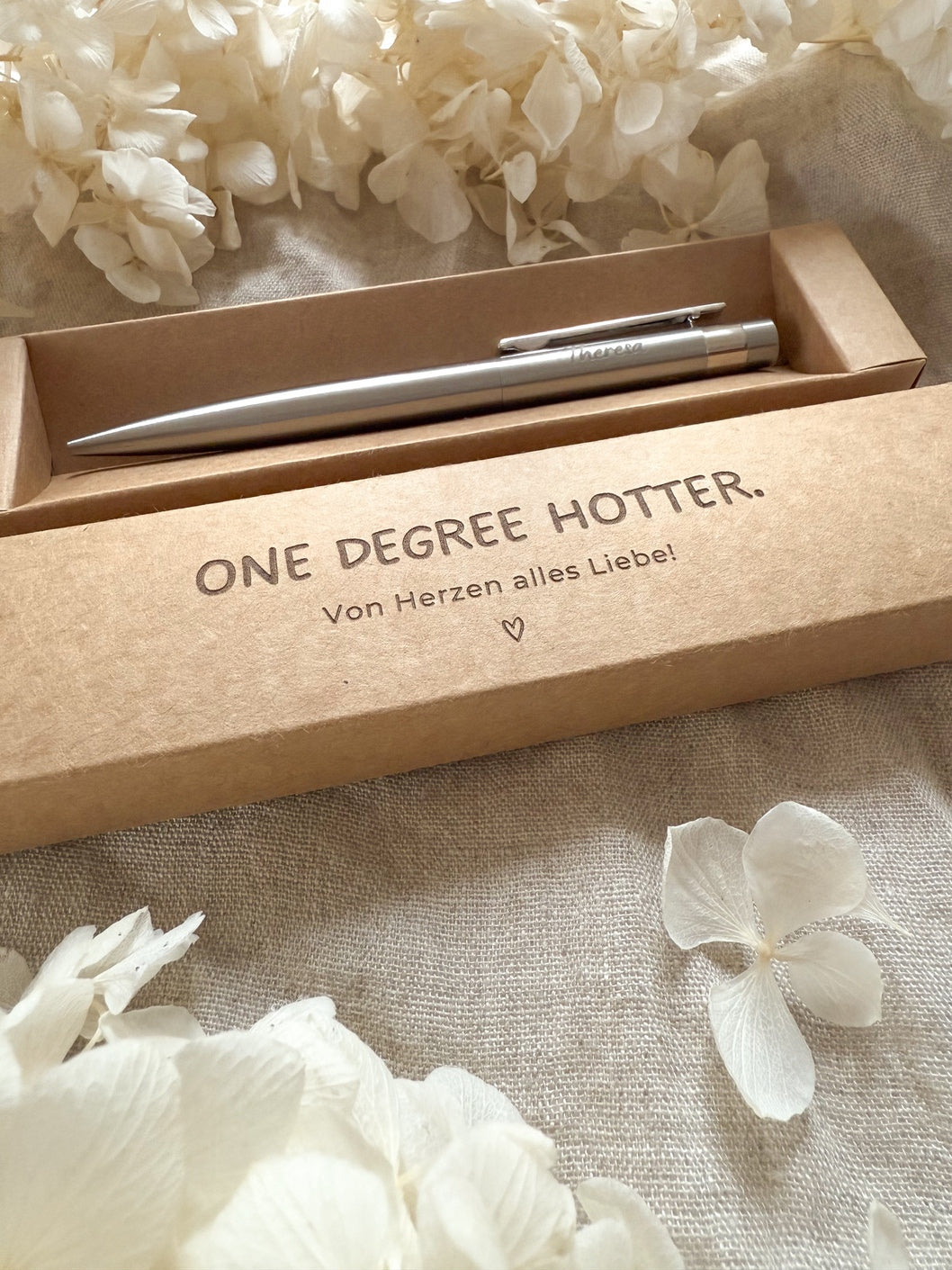 Personalisierter Kugelschreiber zum Abschluss mit Geschenkbox | One degree hotter