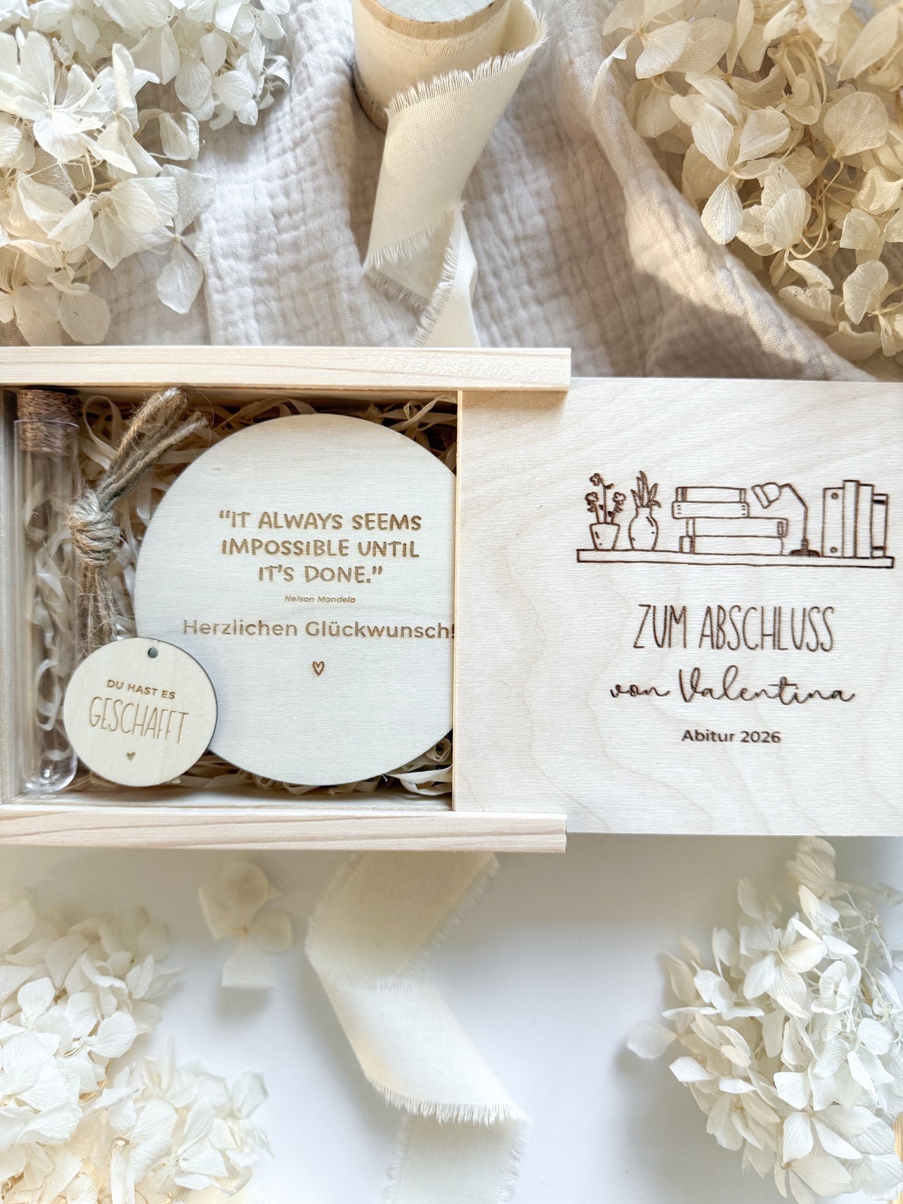 Personalisiertes Geldgeschenk zum Schulabschluss aus Holz