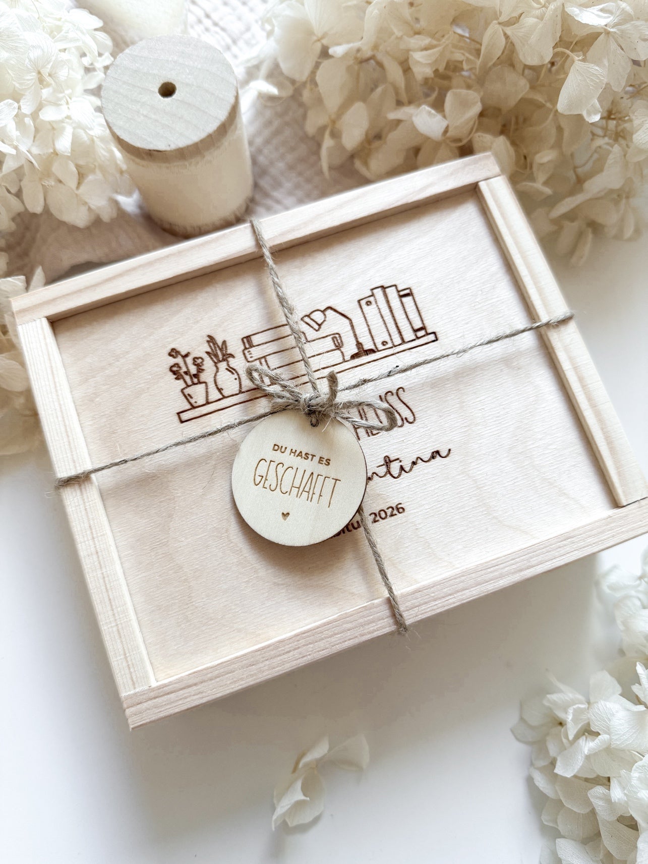 Personalisiertes Geldgeschenk zum Schulabschluss aus Holz