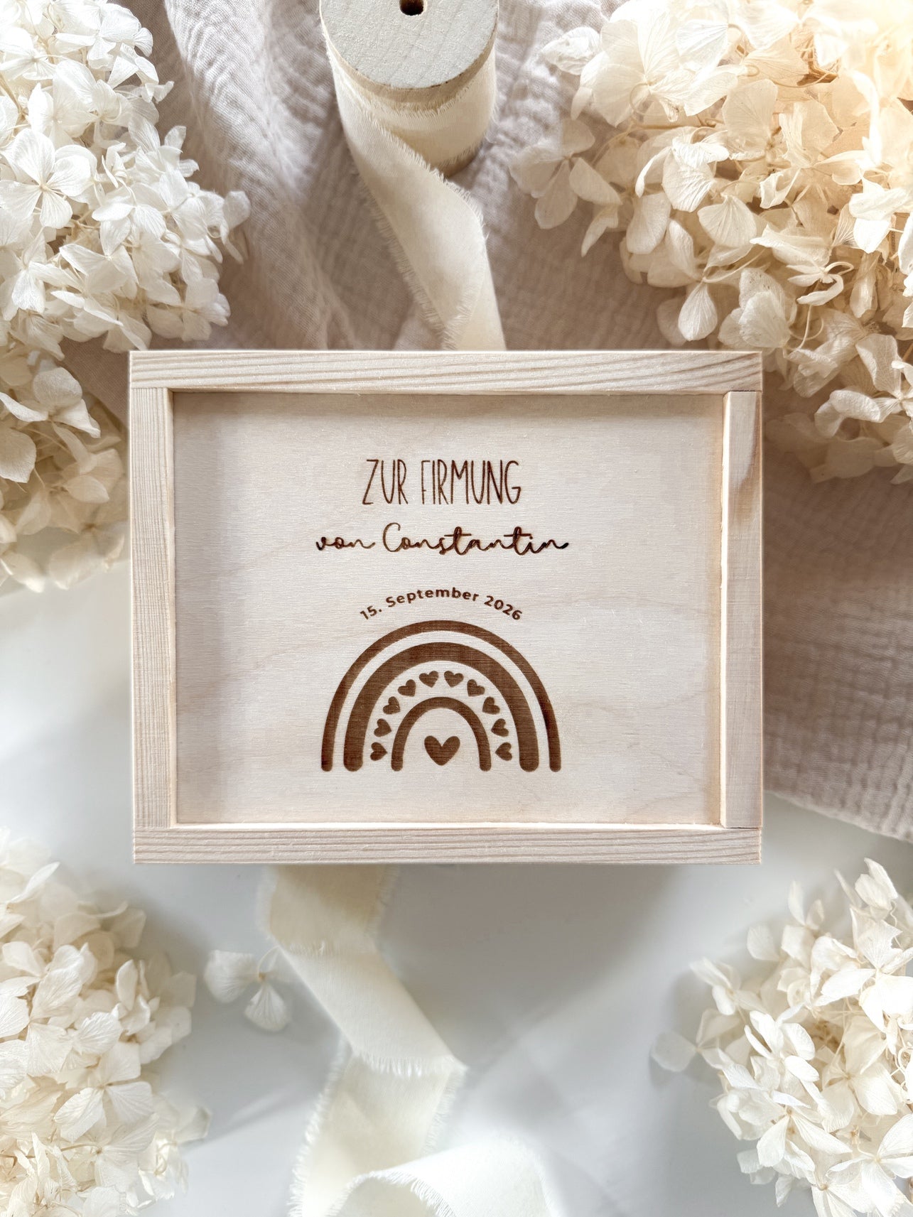 Personalisiertes Geldgeschenk aus Holz zur Firmung | Regenbogen