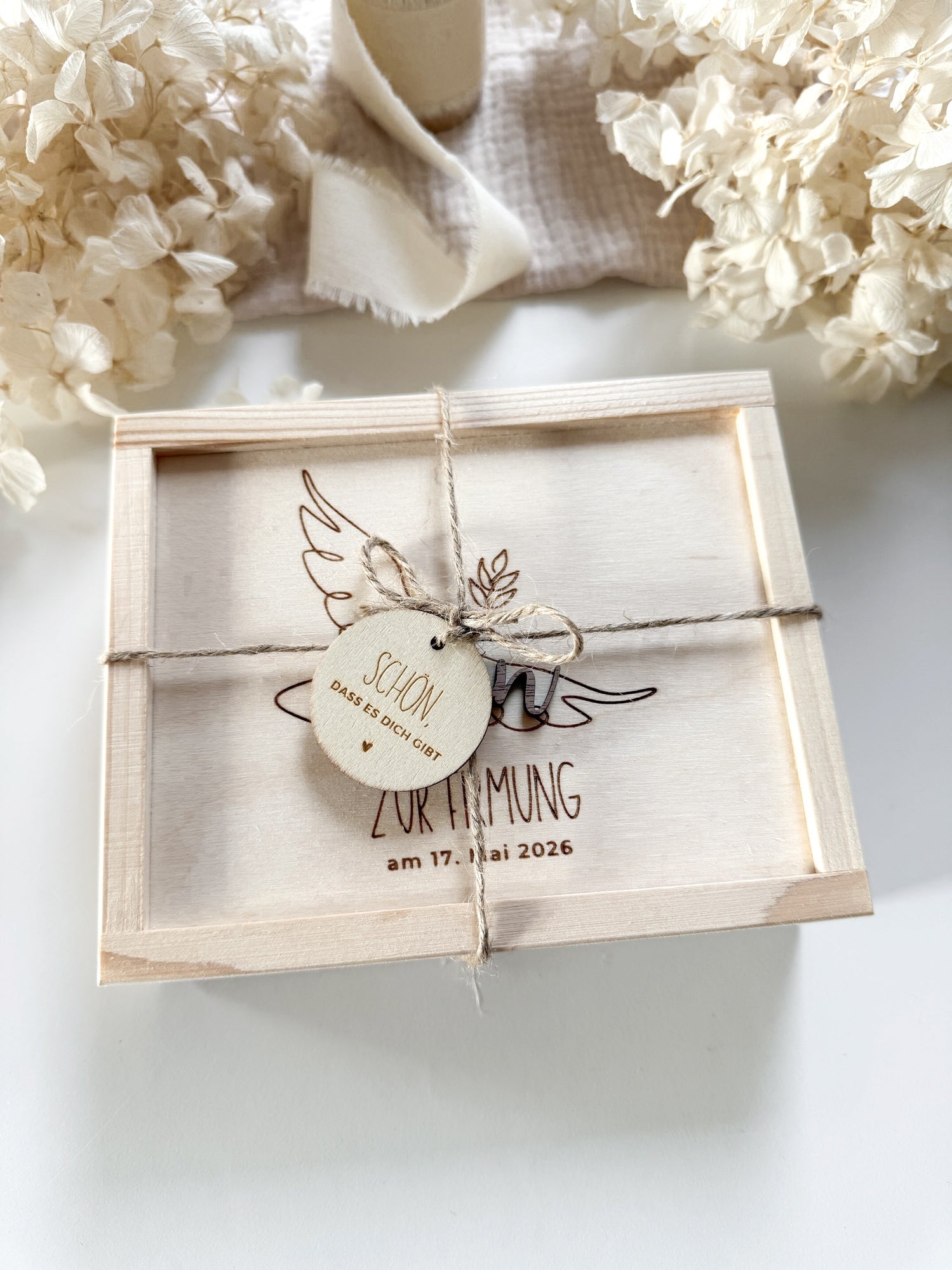 Personalisiertes Geldgeschenk aus Holz zur Firmung | Taube mit 3D-Schriftzug