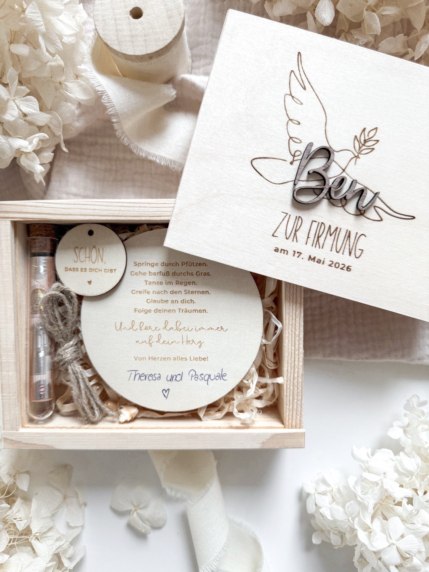 Personalisiertes Geldgeschenk aus Holz zur Firmung | Taube mit 3D-Schriftzug