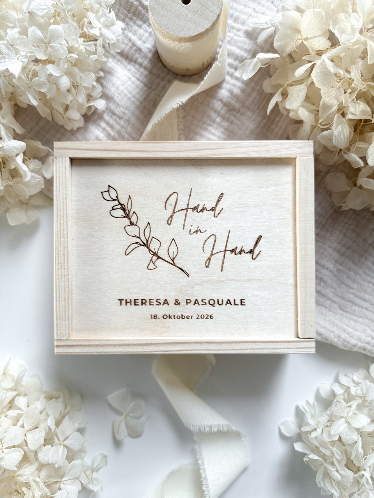 Personalisiertes Geldgeschenk aus Holz zur Hochzeit | Zweig