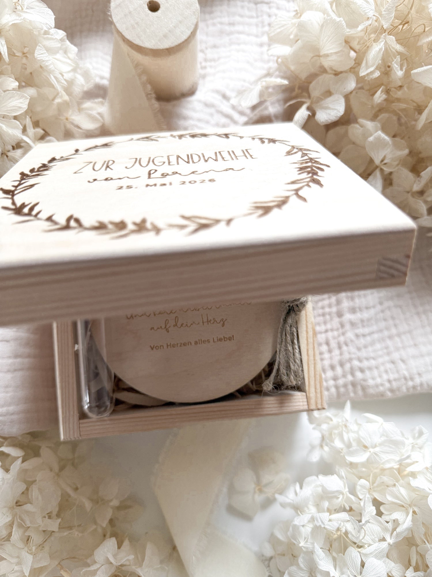 Personalisiertes Geldgeschenk aus Holz zur Jugendweihe | Kranz