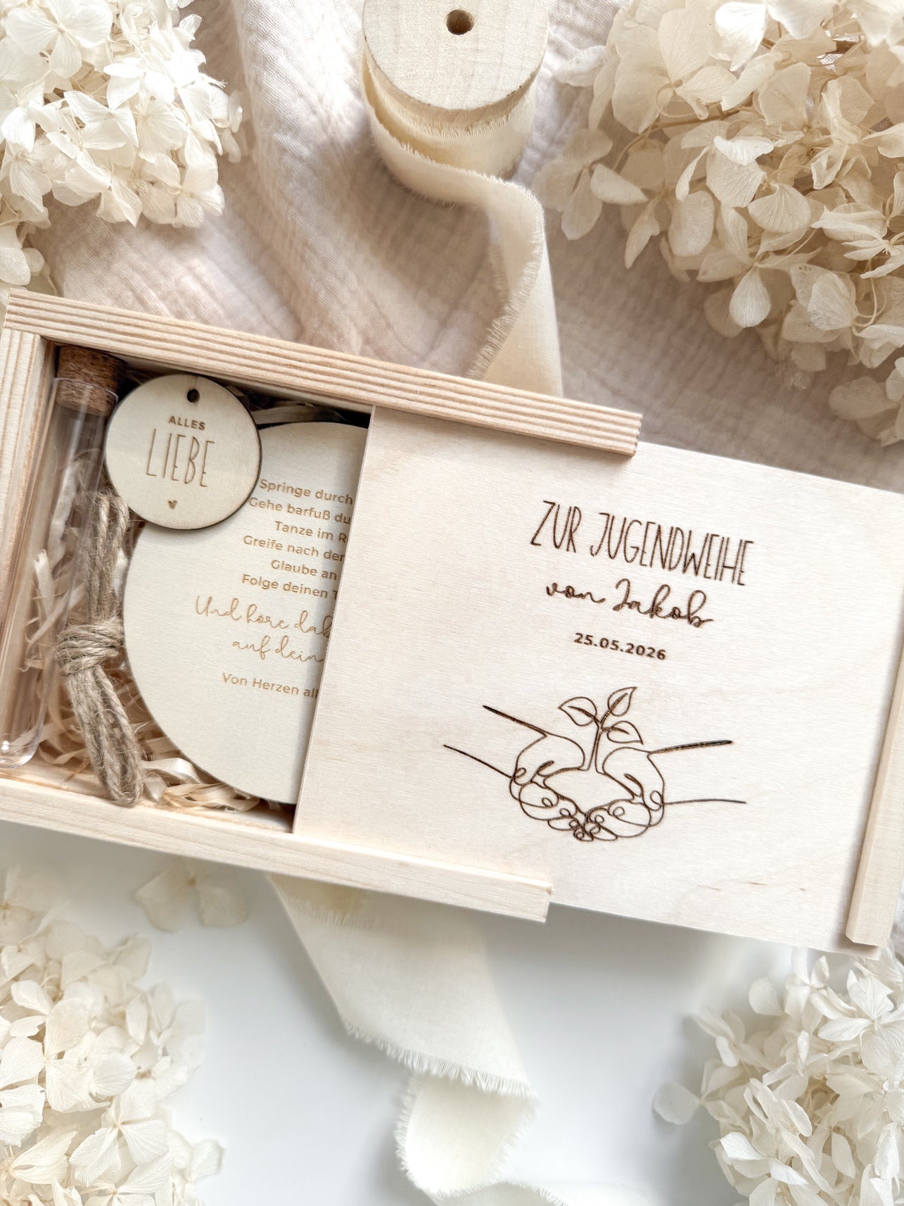 Personalisiertes Geldgeschenk aus Holz zur Jugendweihe | Pflanze