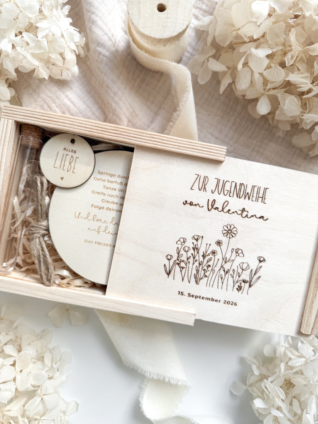 Personalisiertes Geldgeschenk aus Holz zur Jugendweihe | Blumenwiese