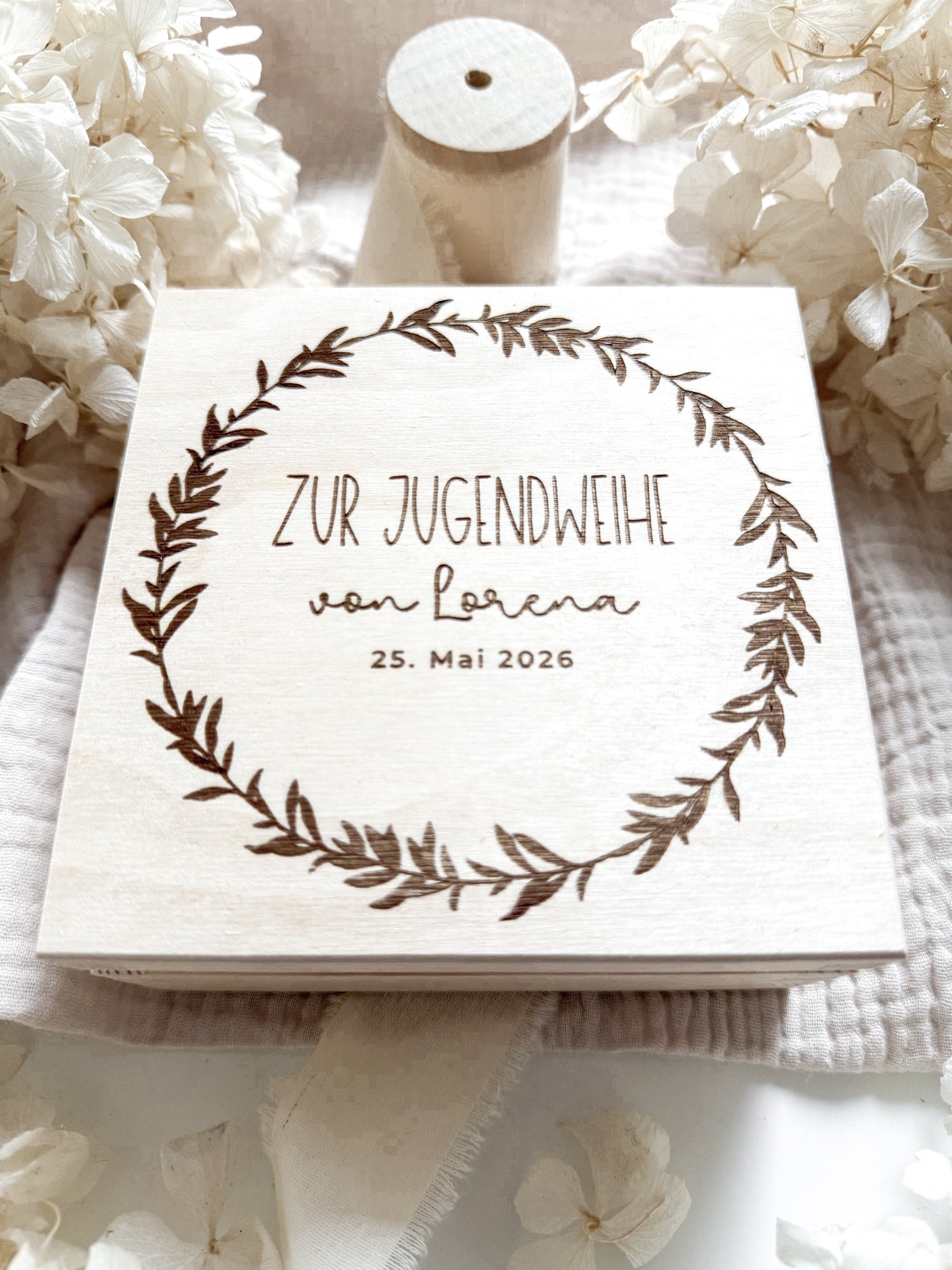 Personalisiertes Geldgeschenk aus Holz zur Jugendweihe | Kranz