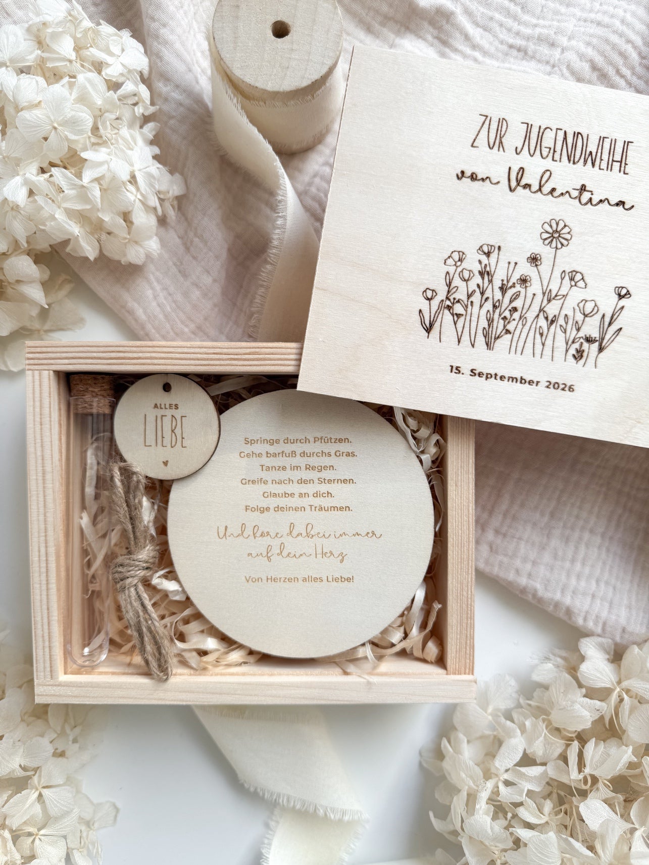 Personalisiertes Geldgeschenk aus Holz zur Jugendweihe | Blumenwiese