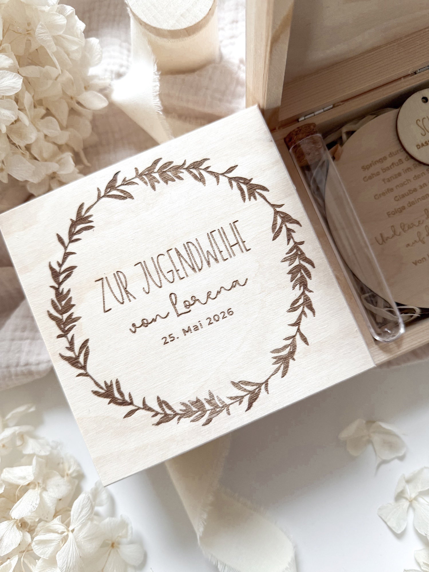 Personalisiertes Geldgeschenk aus Holz zur Jugendweihe | Kranz