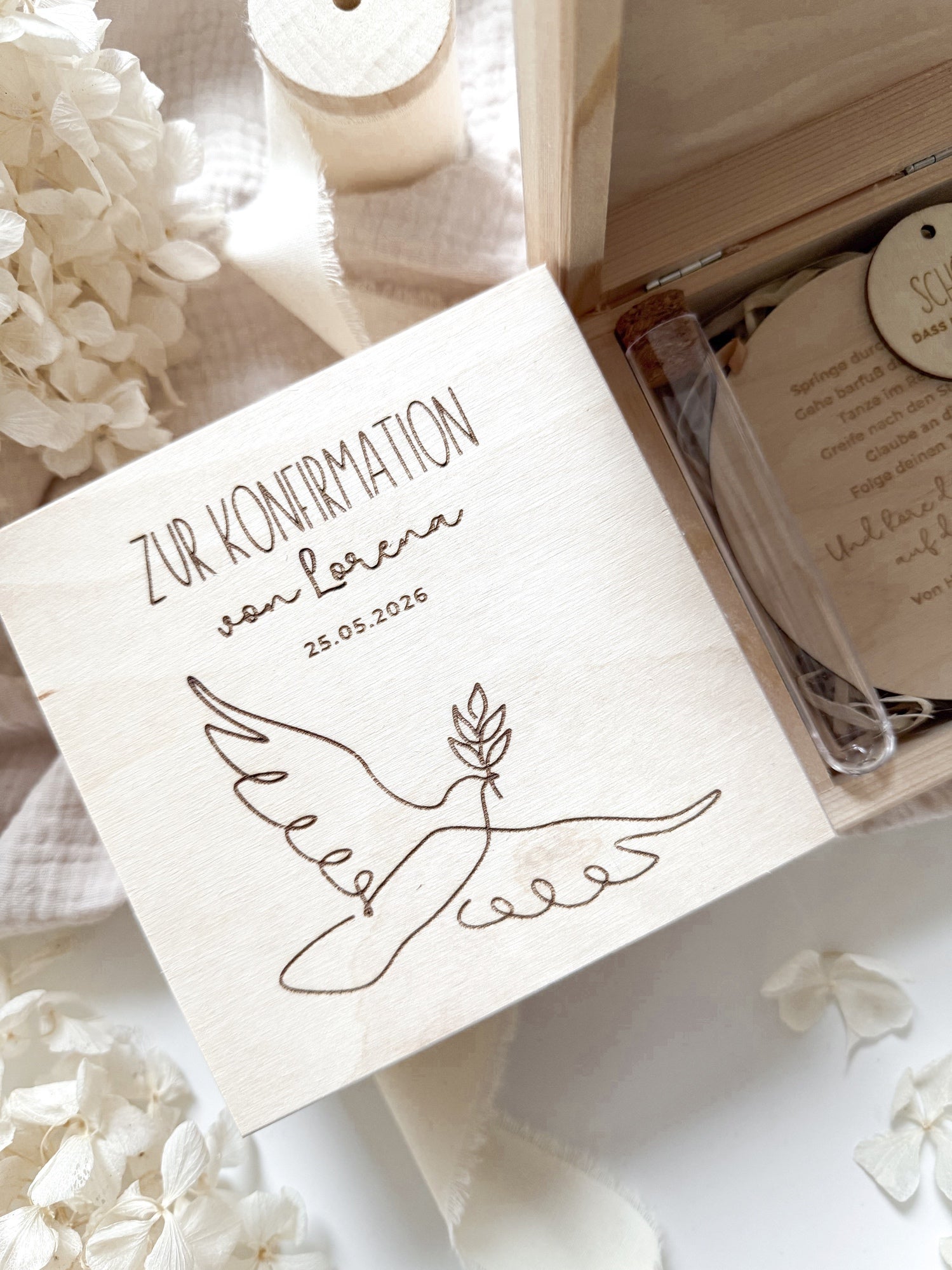 Personalisiertes Geldgeschenk aus Holz zur Konfirmation | Taube