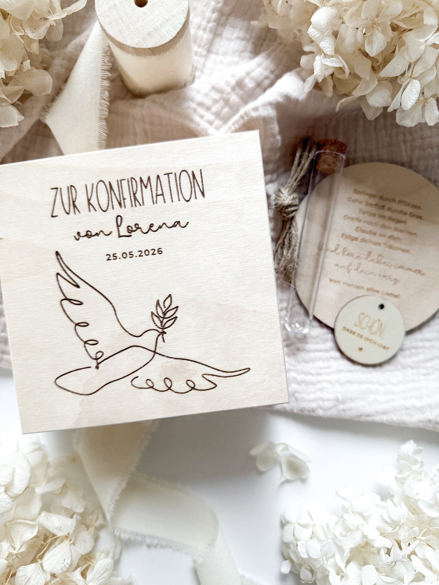 Personalisiertes Geldgeschenk aus Holz zur Konfirmation | Taube