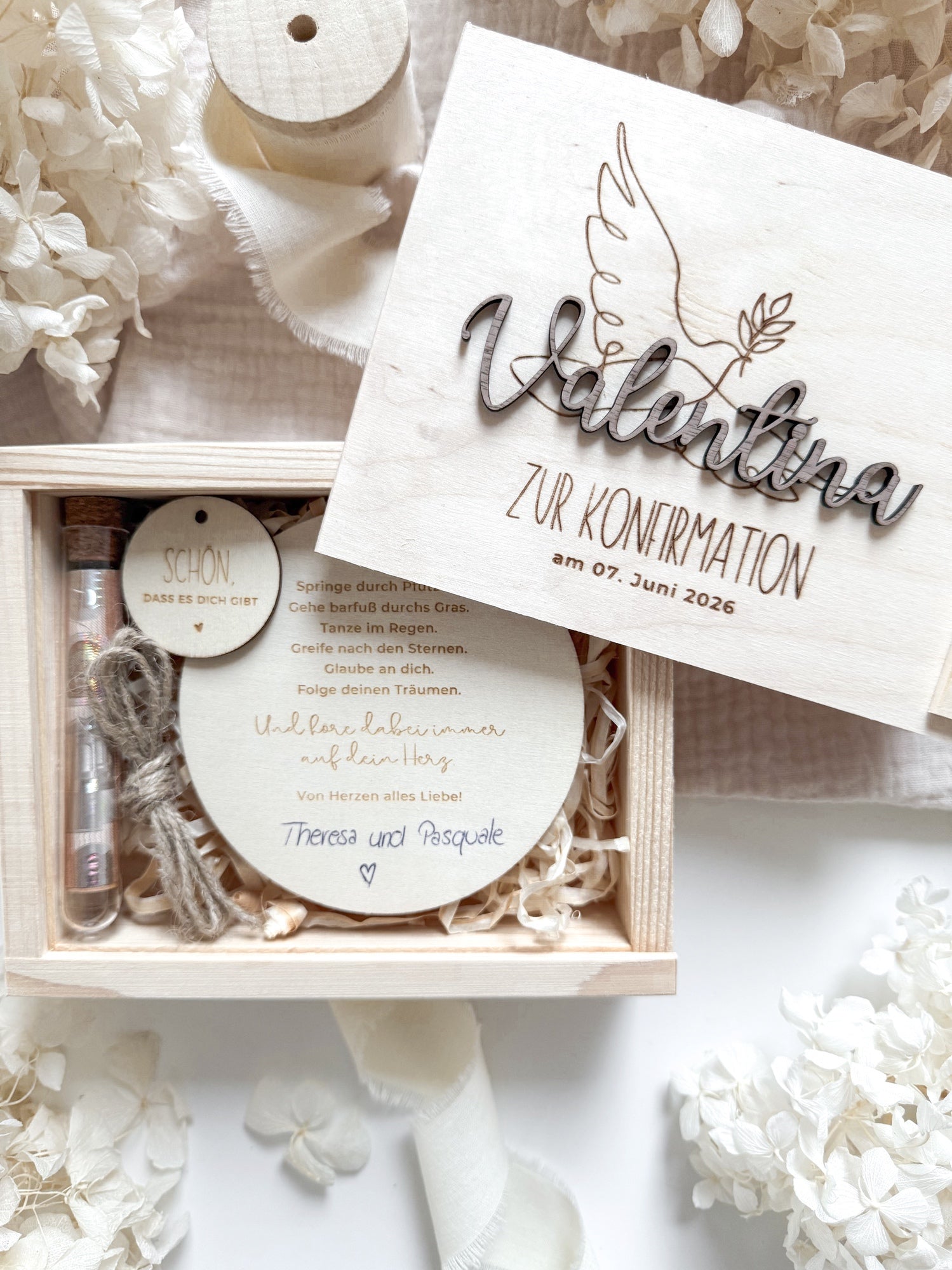 Personalisiertes Geldgeschenk aus Holz zur Konfirmation | Taube mit 3D-Schriftzug