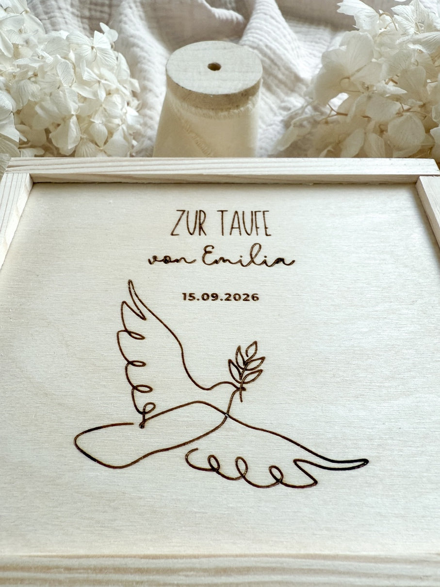 Personalisiertes Geldgeschenk aus Holz zur Taufe | Taube