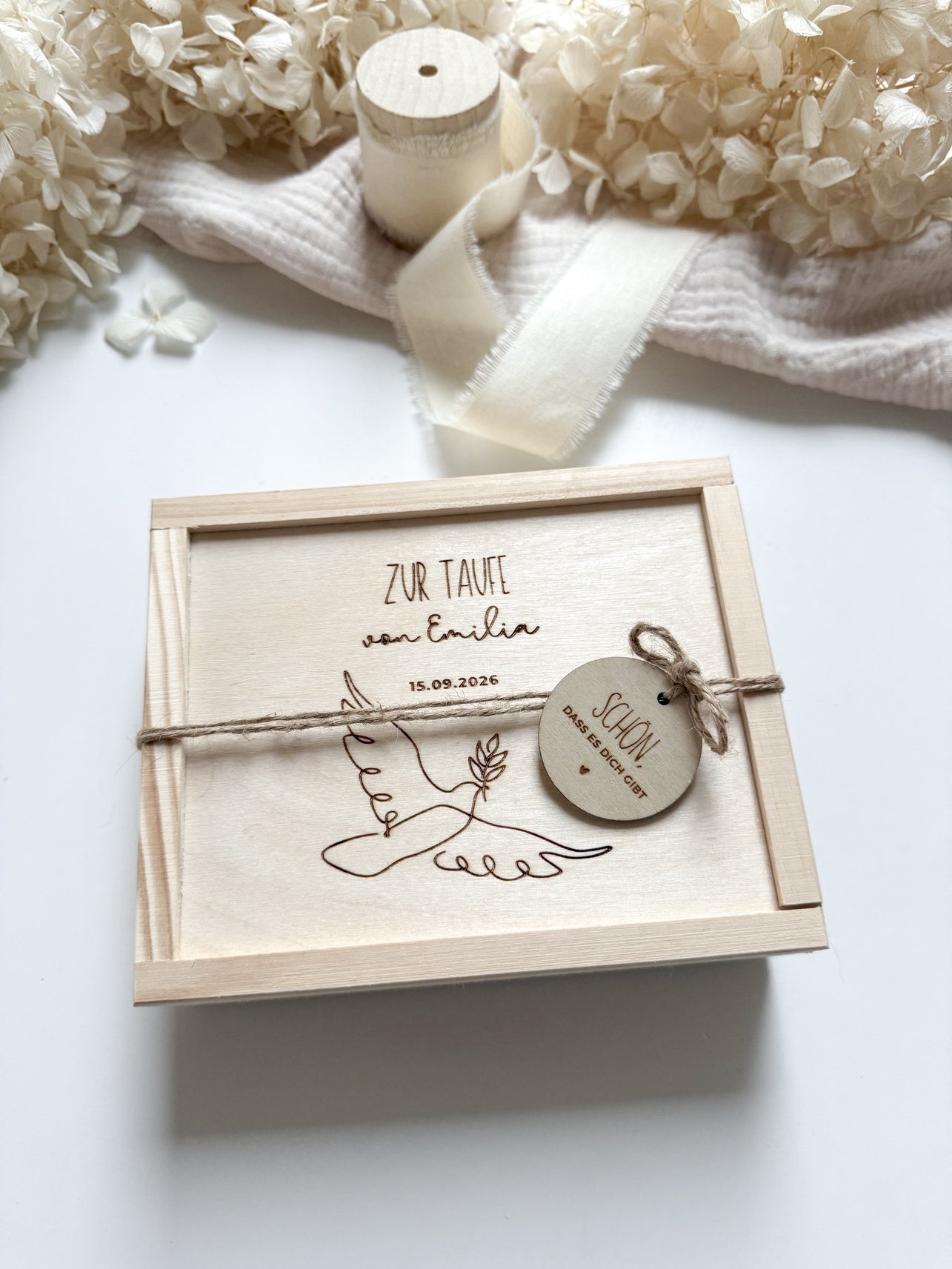 Personalisiertes Geldgeschenk aus Holz zur Taufe | Taube