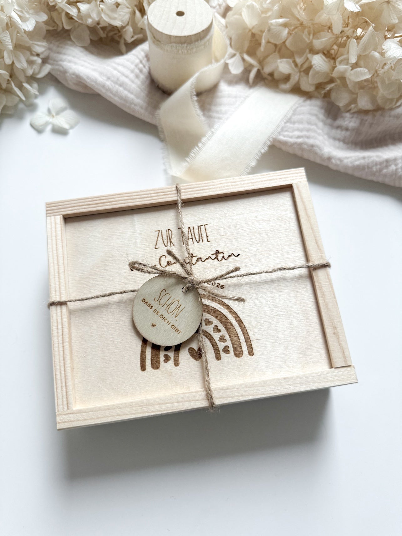 Personalisiertes Geldgeschenk aus Holz zur Taufe | Regenbogen