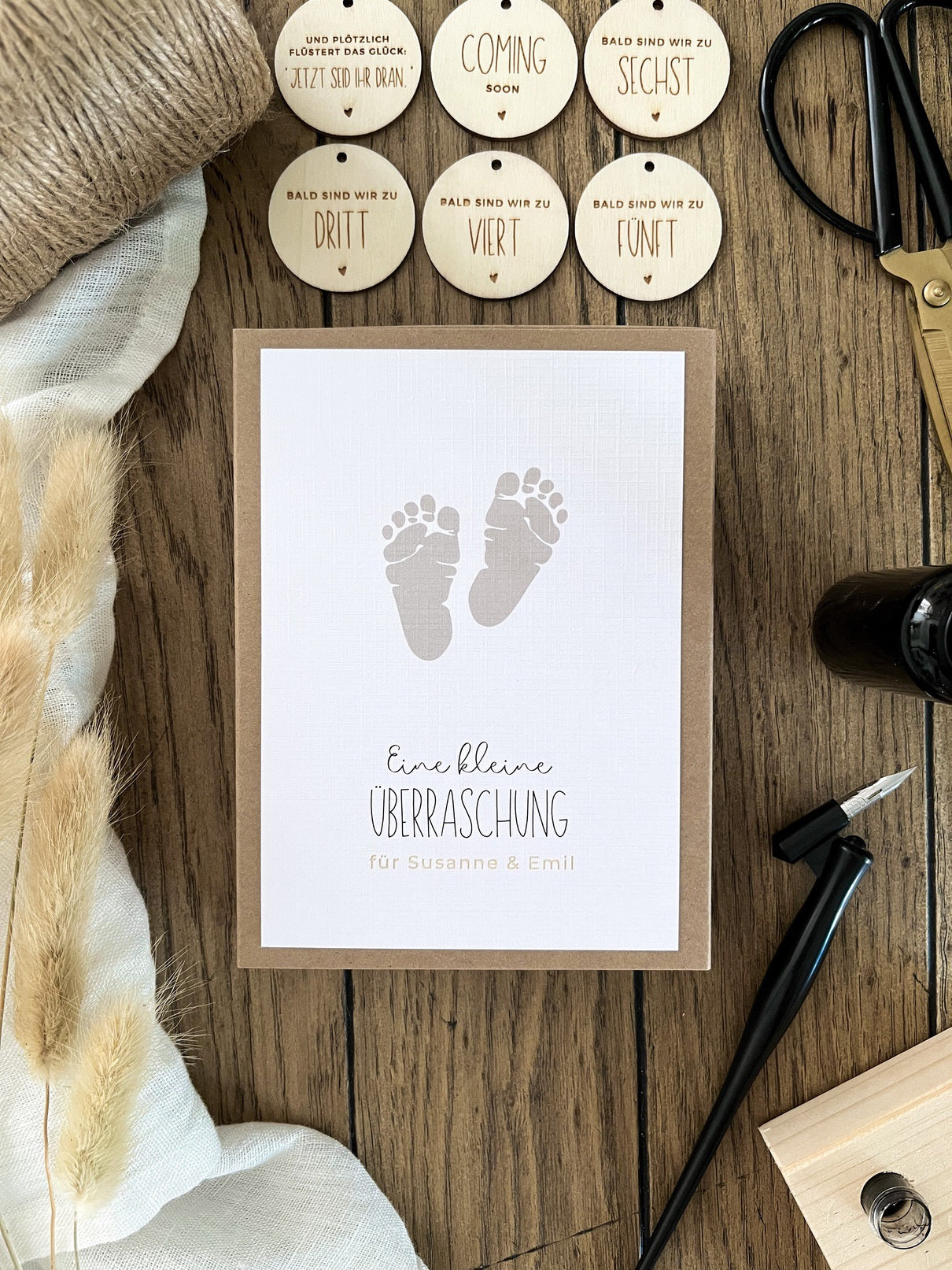 Geschenkschachtel mit Holzkarte zur Schwangerschaftsverkündung | Babyfüße