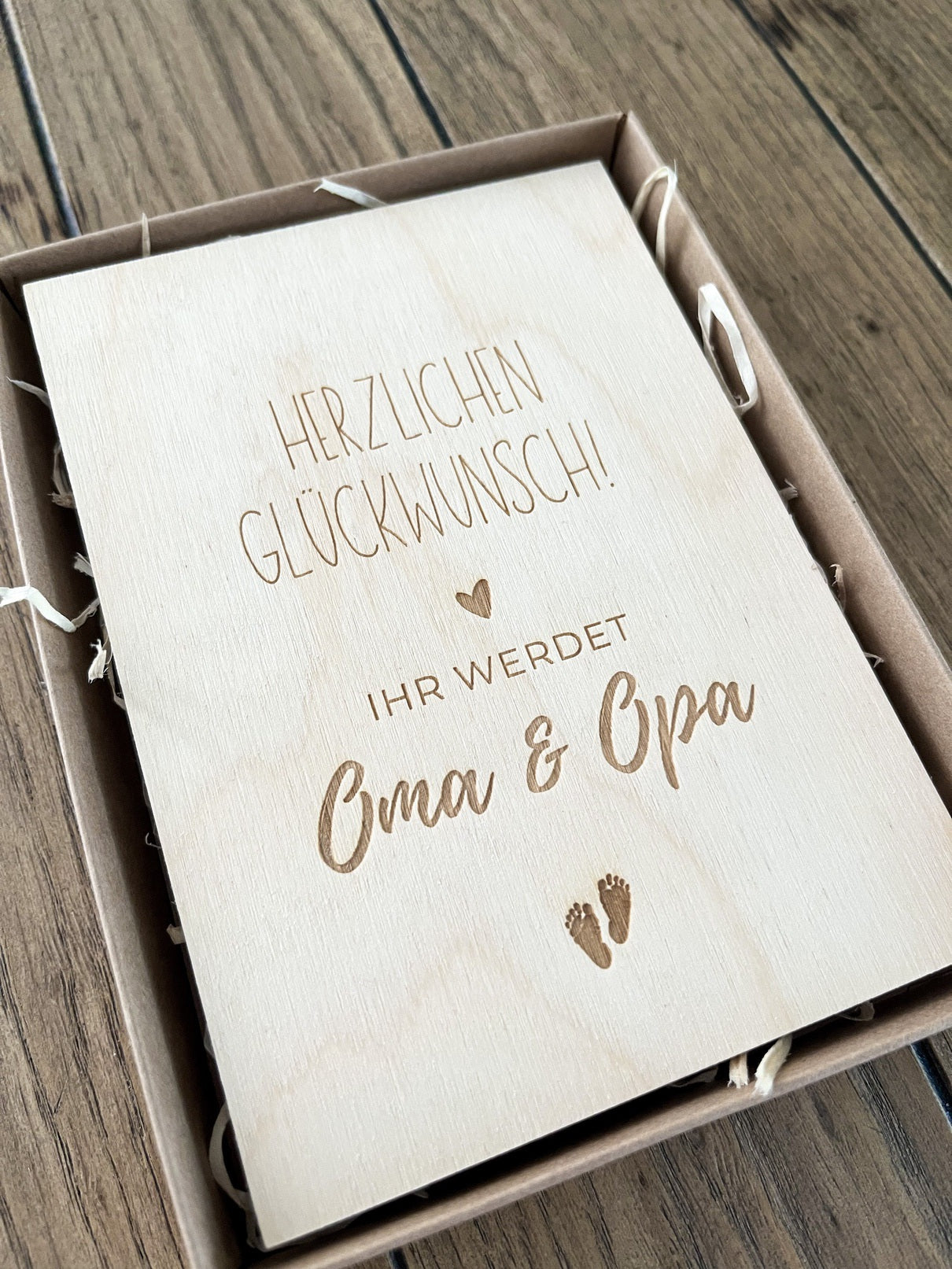 Geschenkschachtel mit Holzkarte zur Schwangerschaftsverkündung | Babyfüße