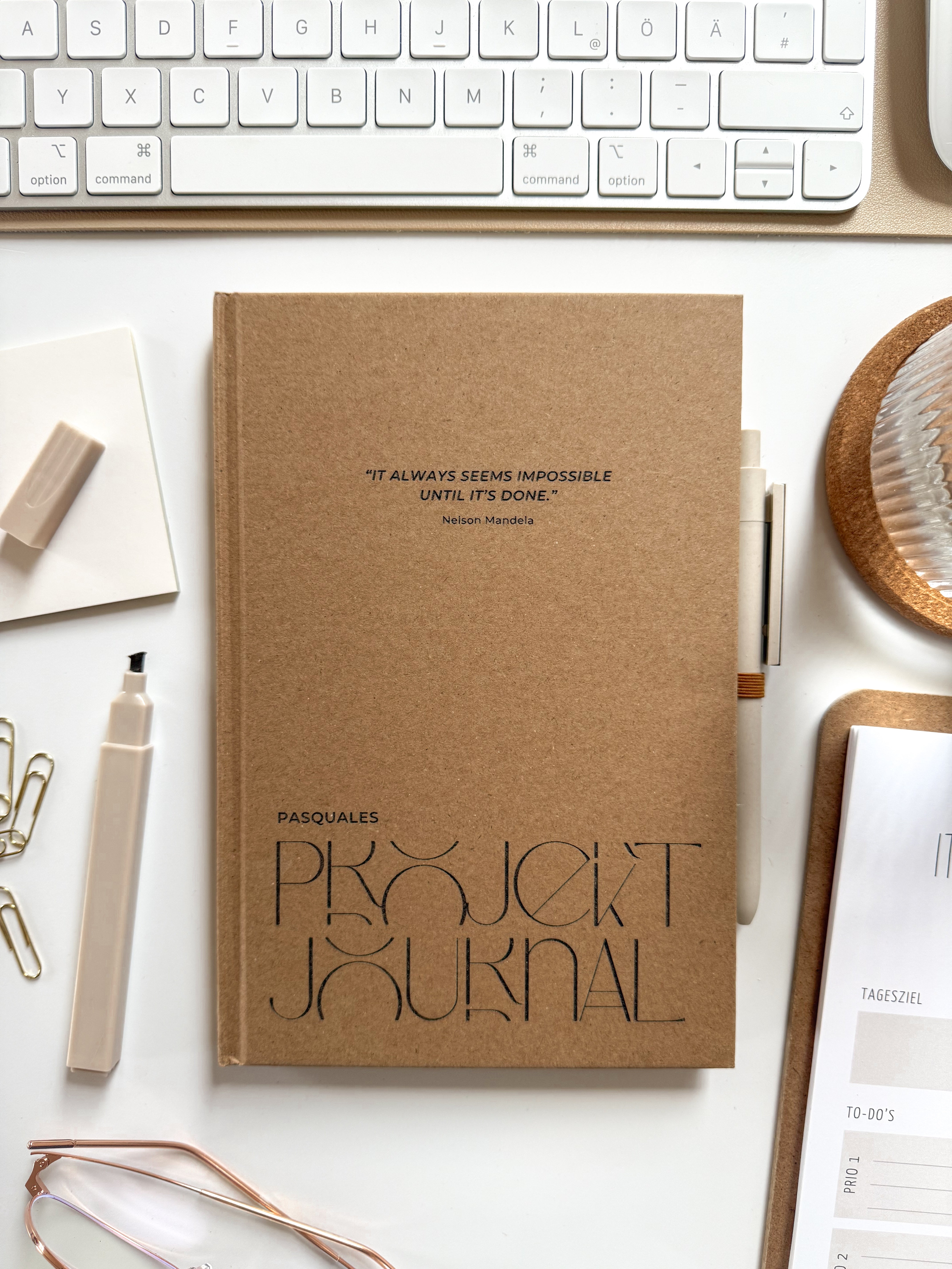 Personalisiertes Projektjournal | Notizbuch (A5) mit Gravur und Stift  | minimalistisch