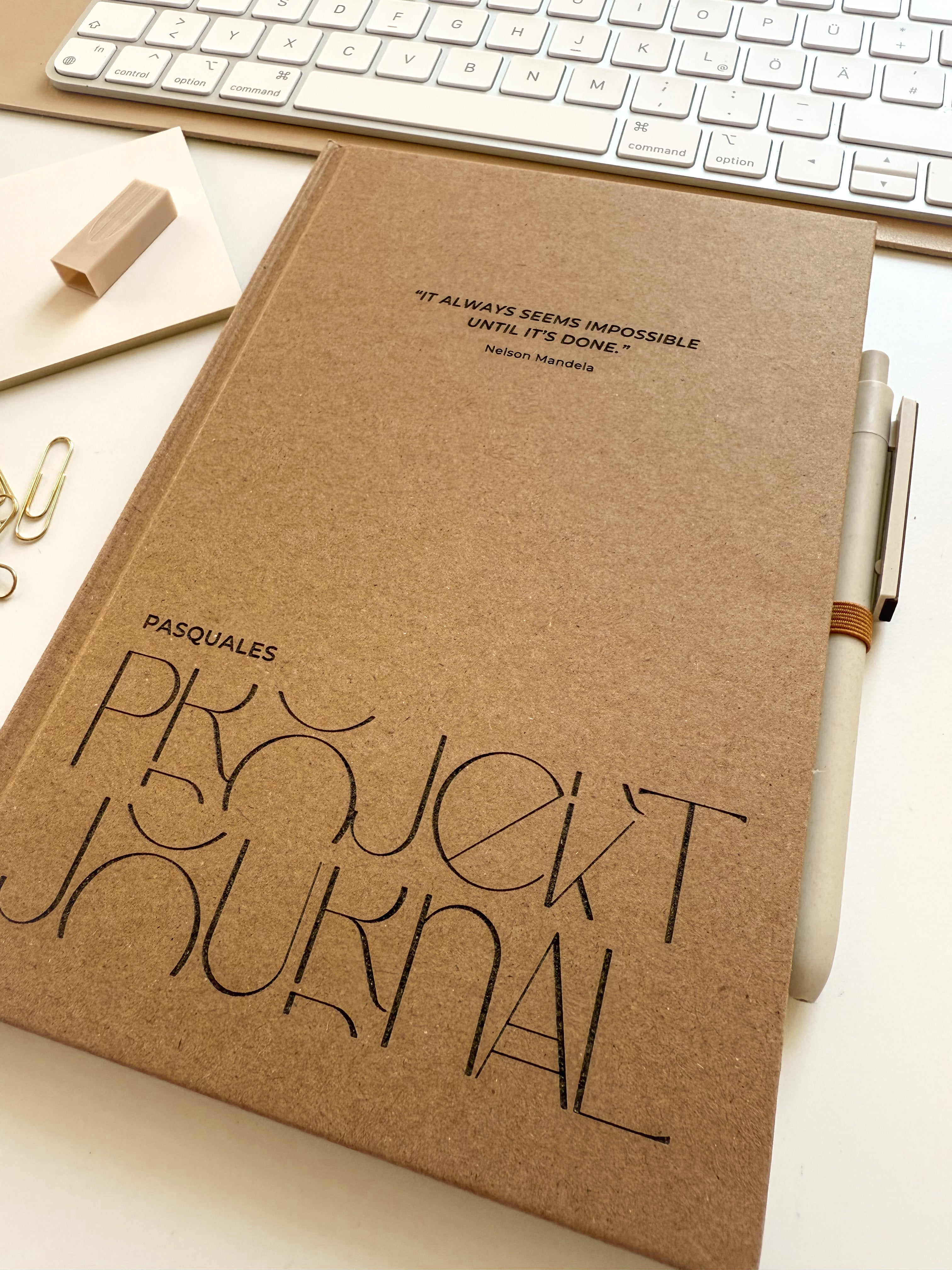 Personalisiertes Projektjournal | Notizbuch (A5) mit Gravur und Stift  | minimalistisch