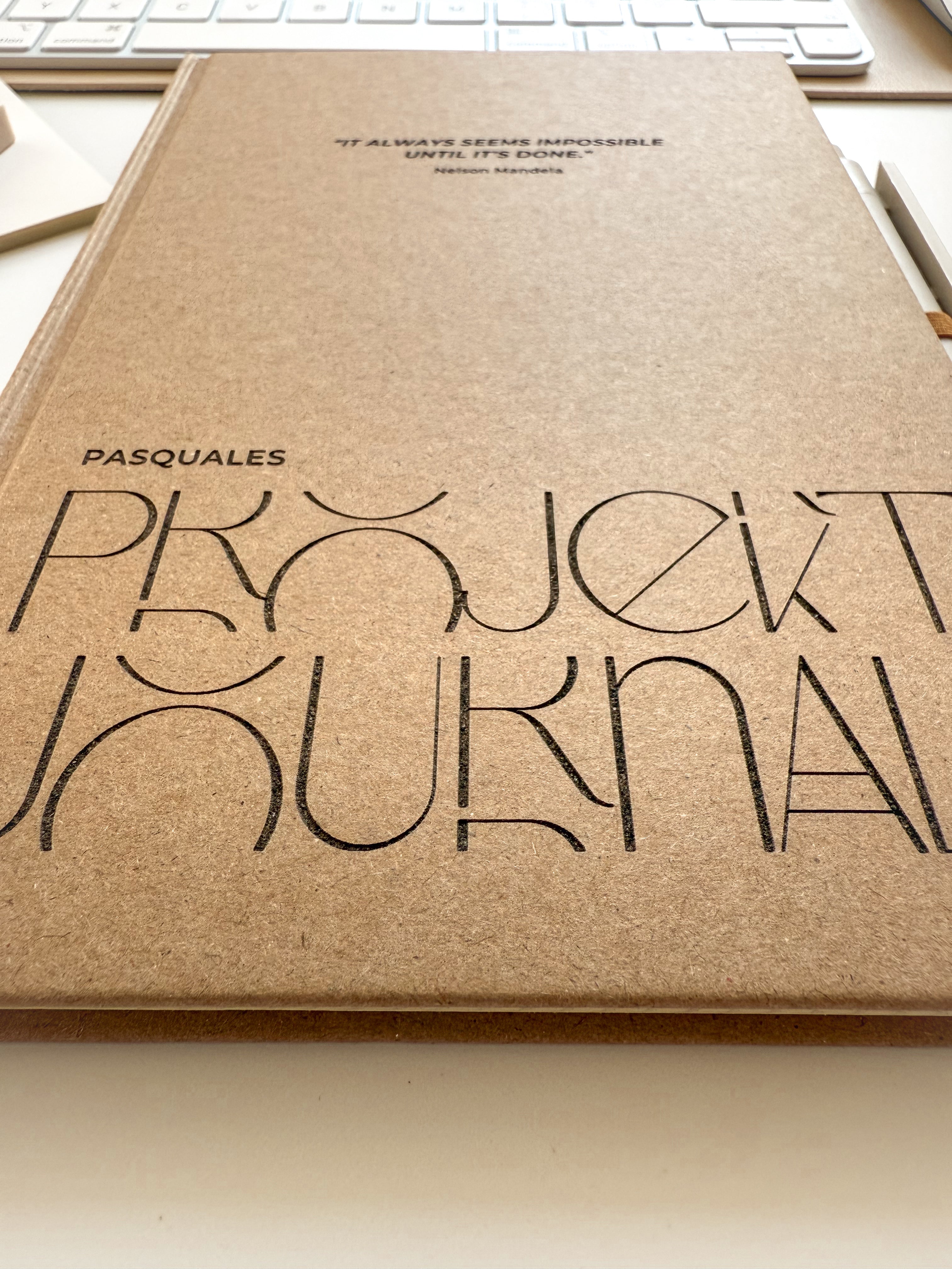 Personalisiertes Projektjournal | Notizbuch (A5) mit Gravur und Stift  | minimalistisch