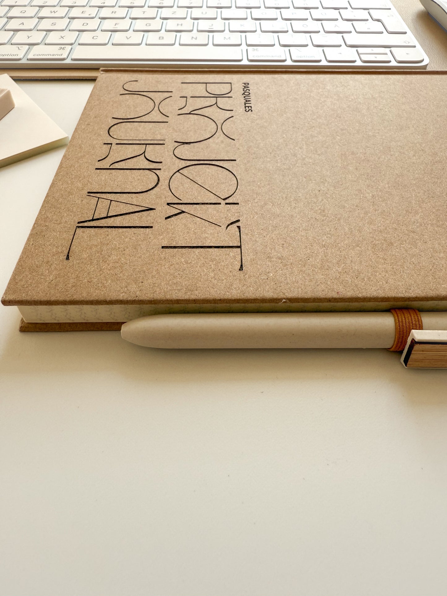 Personalisiertes Projektjournal | Notizbuch (A5) mit Gravur und Stift  | minimalistisch