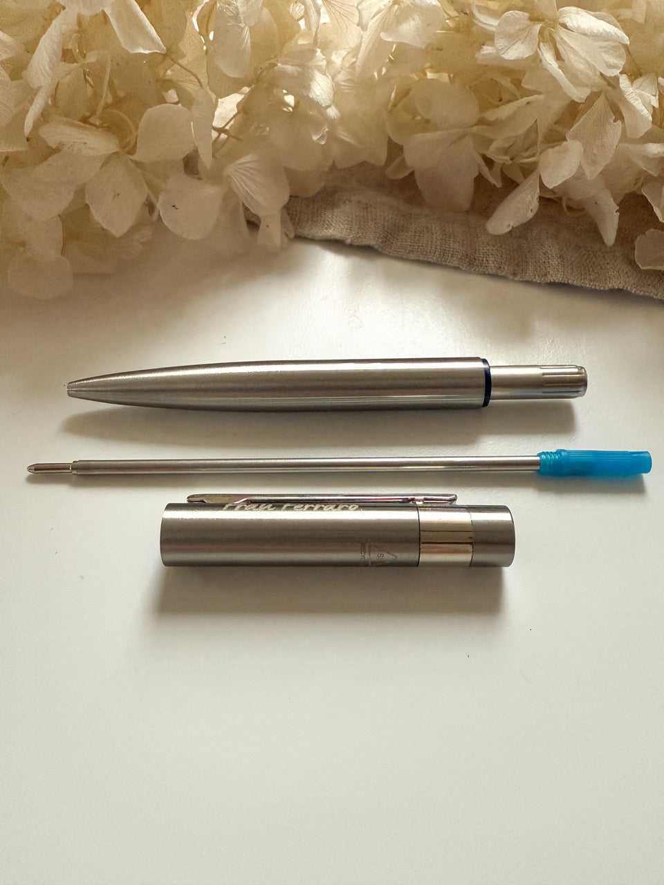 Personalisierter Kugelschreiber aus Edelstahl mit Gravur & Geschenkbox zu Weihnachten | Definition Weihnachten