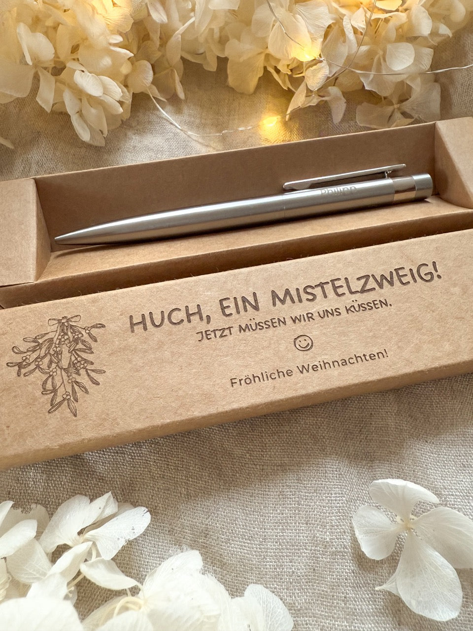 Personalisierter Kugelschreiber aus Edelstahl mit Gravur & Geschenkbox zu Weihnachten | Mistelzweig