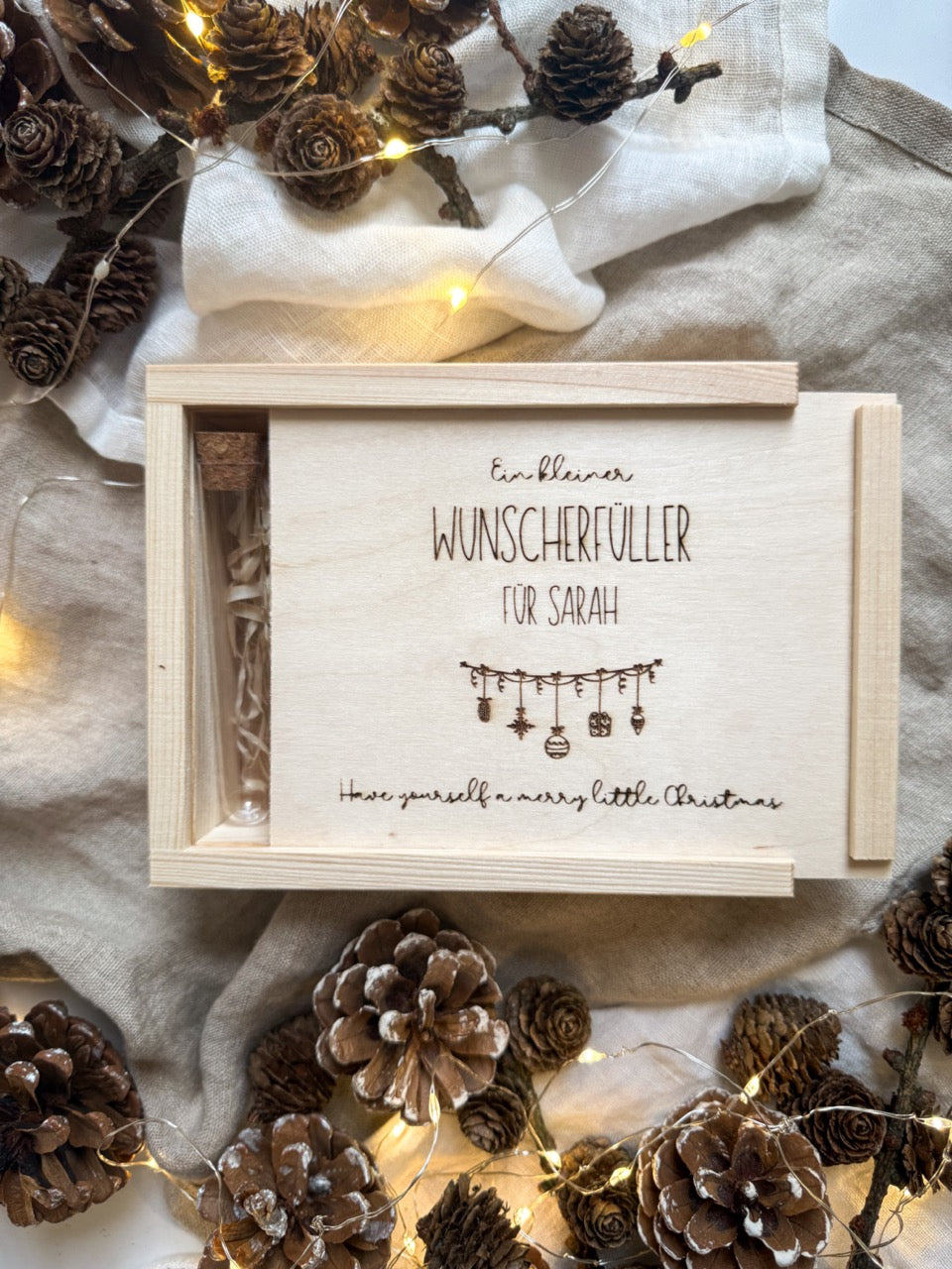 Personalisiertes Geldgeschenk zu Weihnachten aus Holz | Weihnachtsgirlande