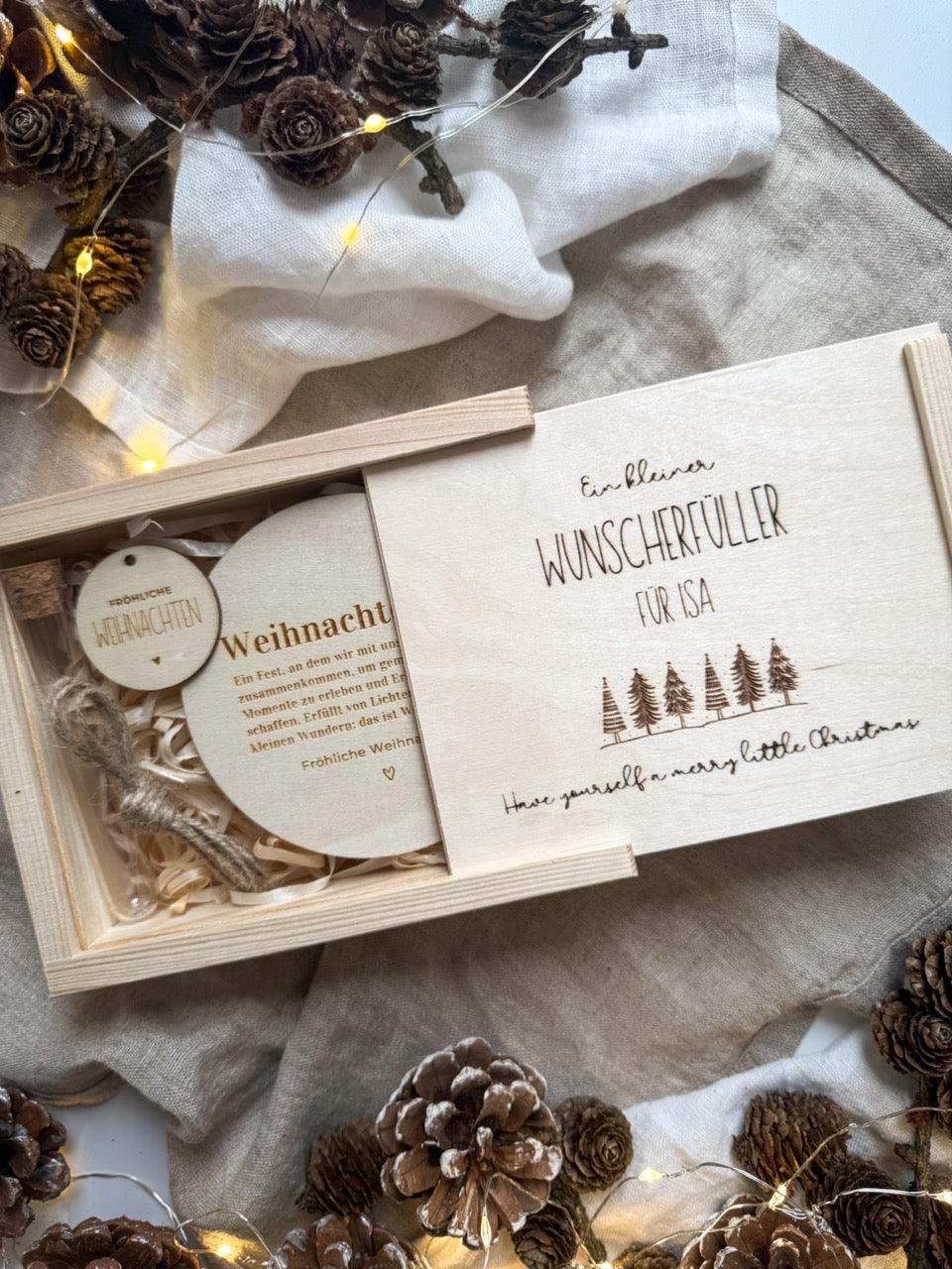 Personalisiertes Geldgeschenk zu Weihnachten aus Holz | Tannenbäume