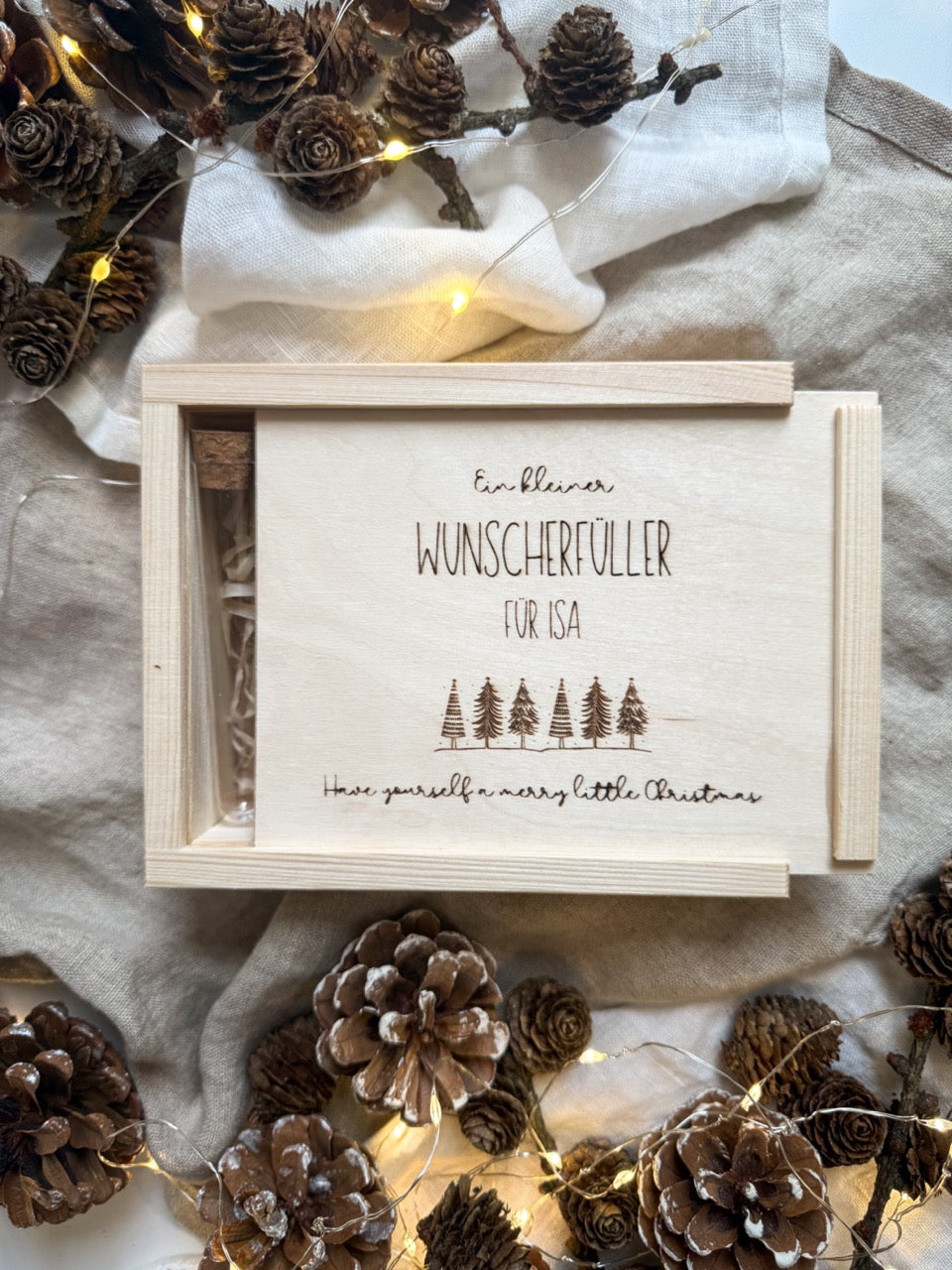 Personalisiertes Geldgeschenk zu Weihnachten aus Holz | Tannenbäume