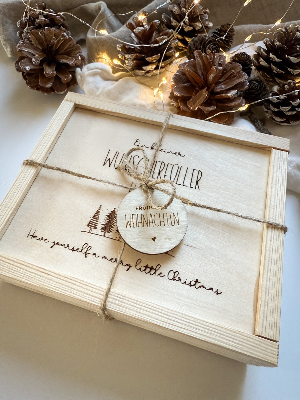 Personalisiertes Geldgeschenk zu Weihnachten aus Holz | Tannenbäume