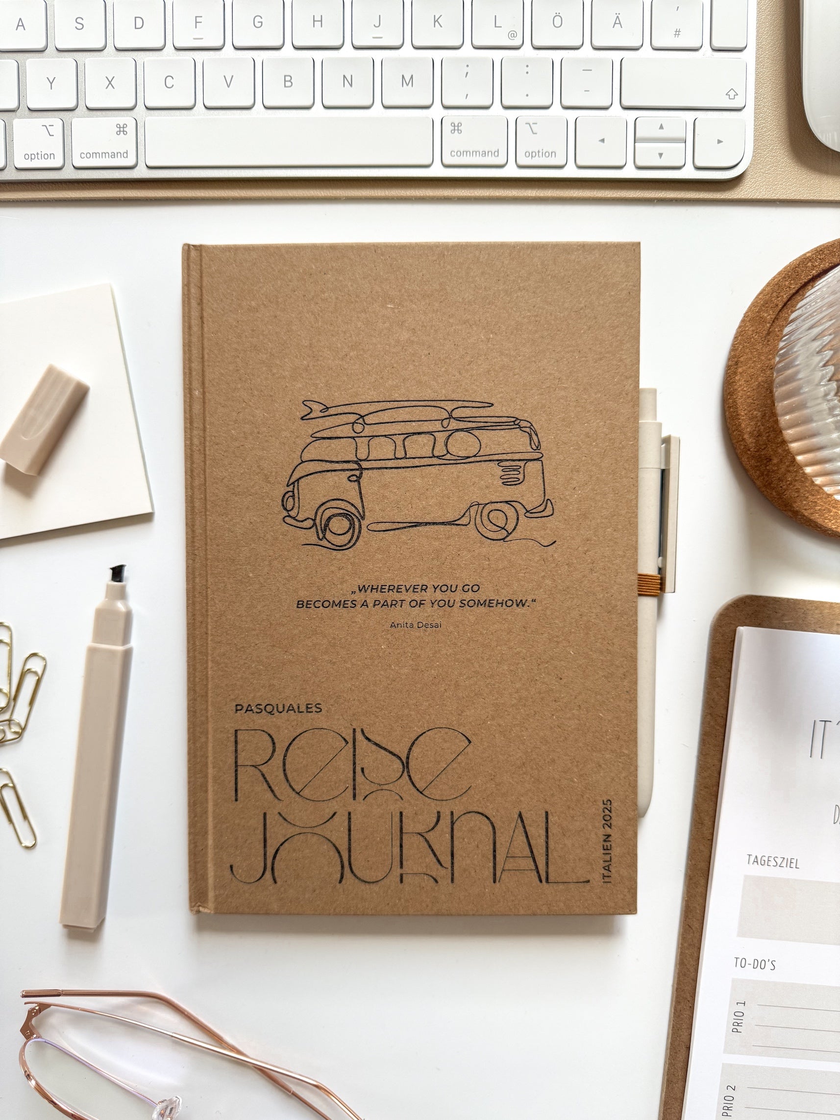 Personalisiertes Reise-Notizbuch mit Van-Motiv | Notizbuch (A5) mit Gravur und Stift