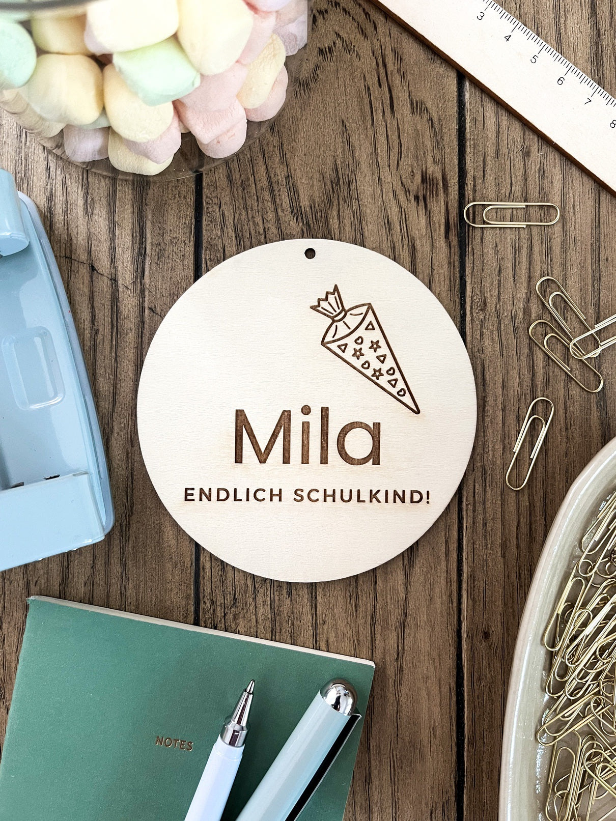 Personalisierter Schultütenanhänger aus Holz