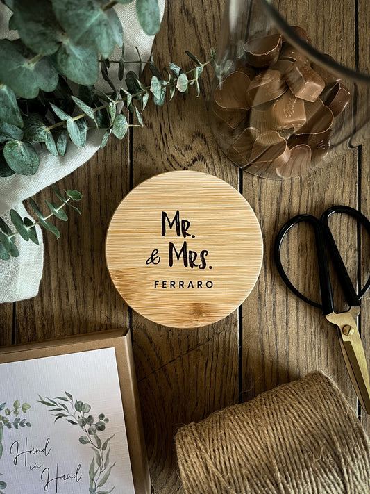 Personalisiertes Vorratsglas mit Holzdeckel graviert | Mr. & Mrs.